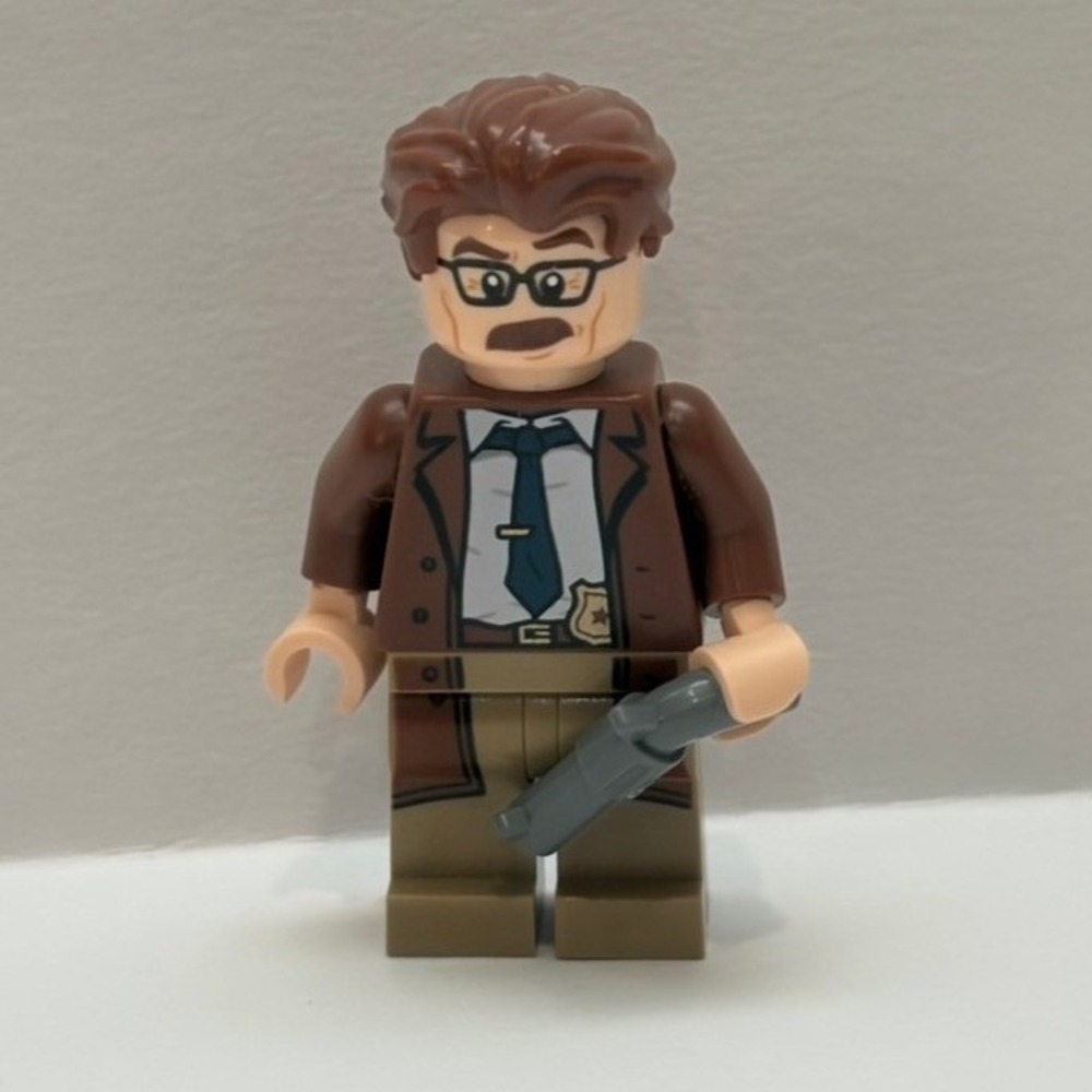 LEGO DC Super Heroes Commissioner Gordon Minifigure sh0591 W/ Gun Brown Beige